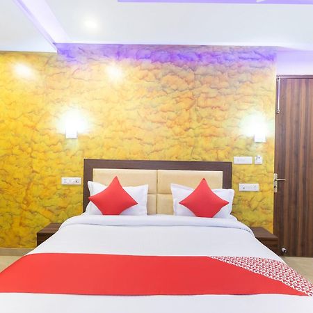 Super Oyo Hotel O Red Stone Inn New Delhi Ngoại thất bức ảnh