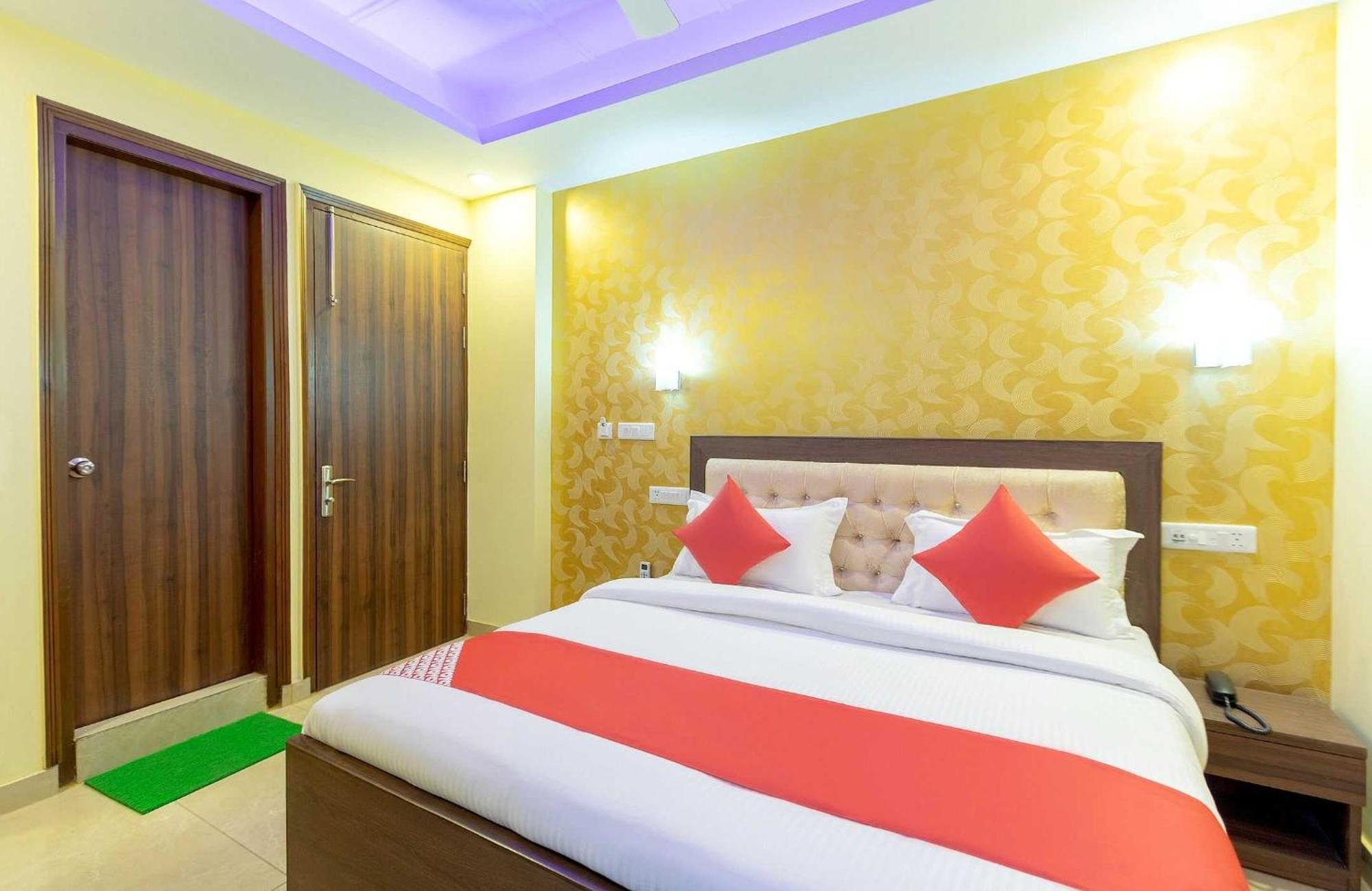 Super Oyo Hotel O Red Stone Inn New Delhi Ngoại thất bức ảnh