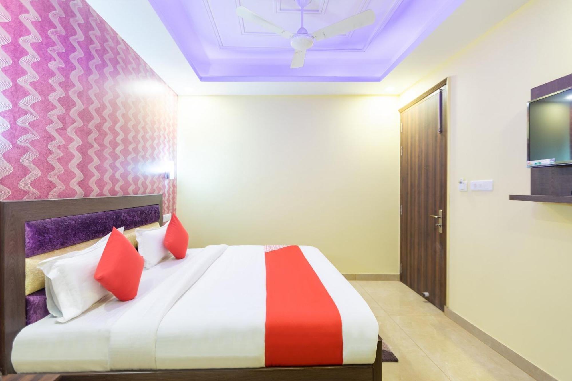 Super Oyo Hotel O Red Stone Inn New Delhi Ngoại thất bức ảnh