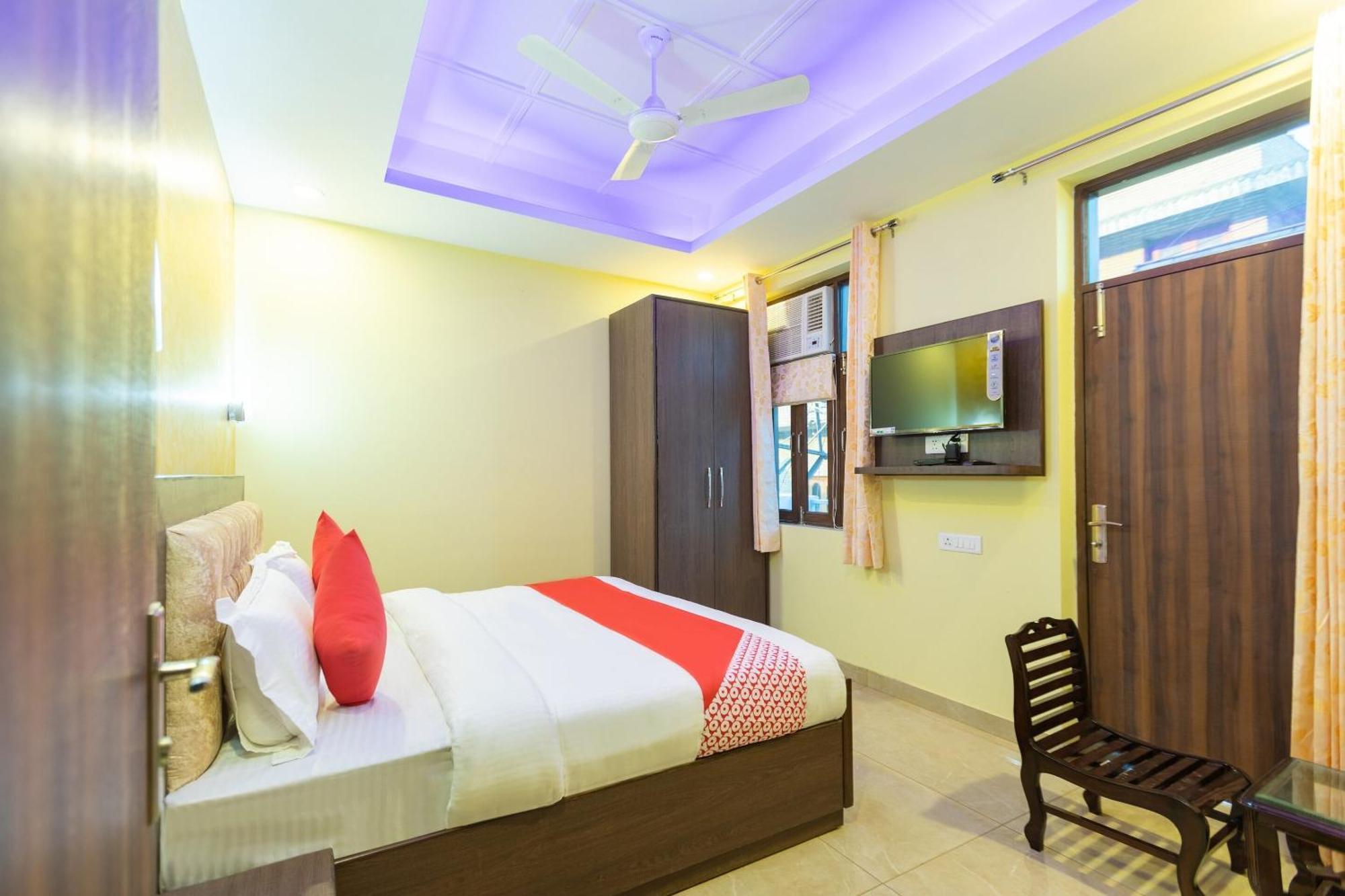 Super Oyo Hotel O Red Stone Inn New Delhi Ngoại thất bức ảnh
