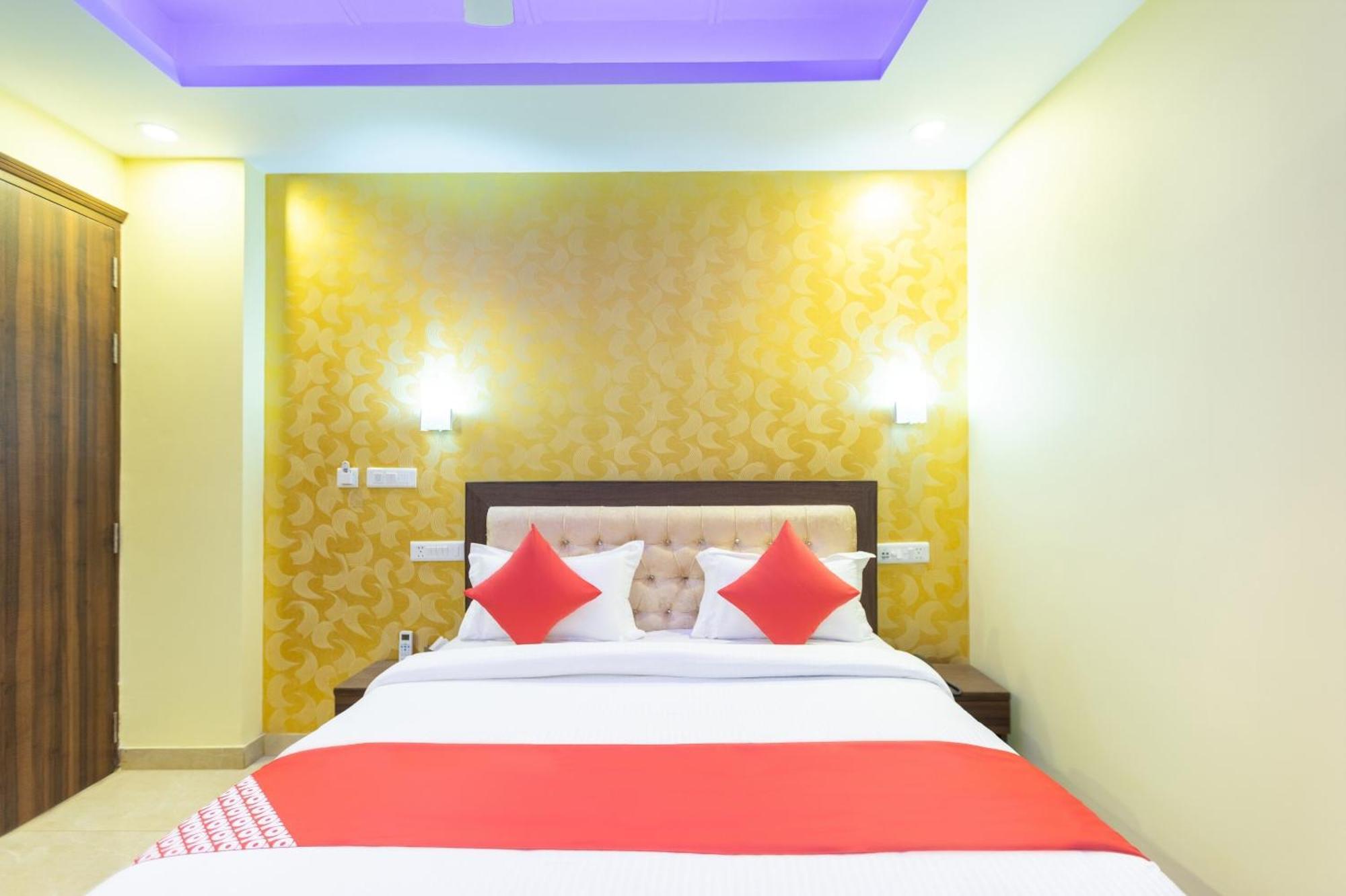 Super Oyo Hotel O Red Stone Inn New Delhi Ngoại thất bức ảnh