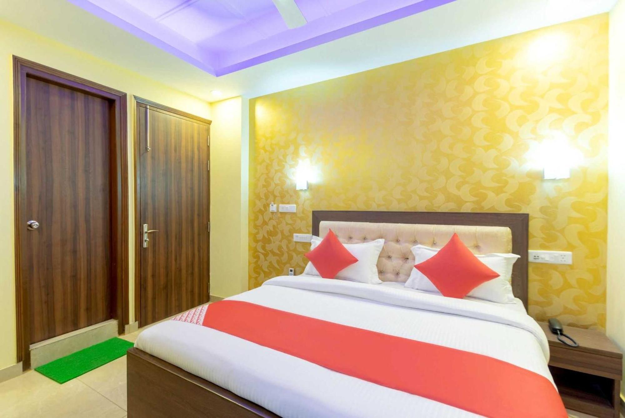 Super Oyo Hotel O Red Stone Inn New Delhi Ngoại thất bức ảnh