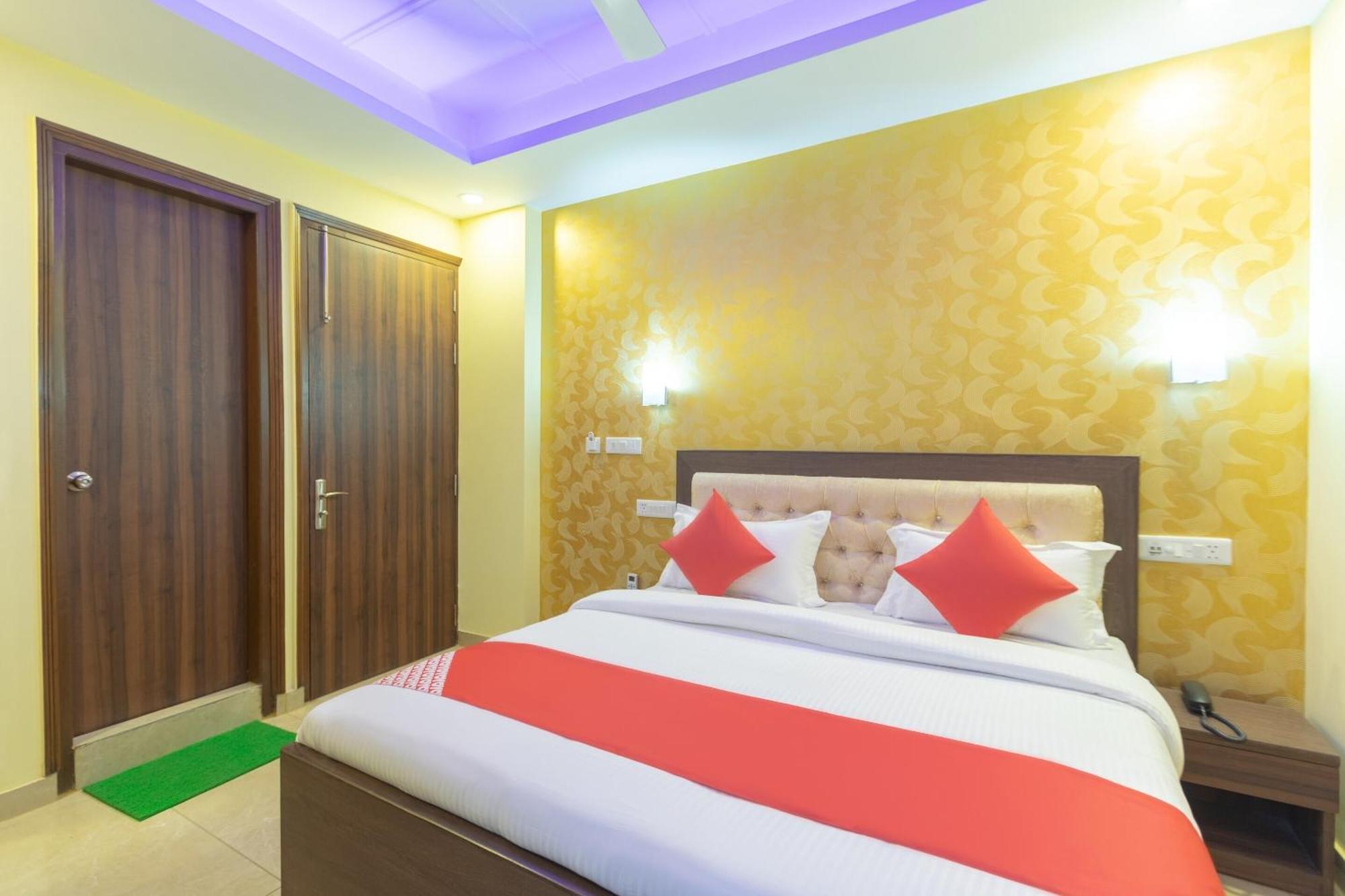 Super Oyo Hotel O Red Stone Inn New Delhi Ngoại thất bức ảnh