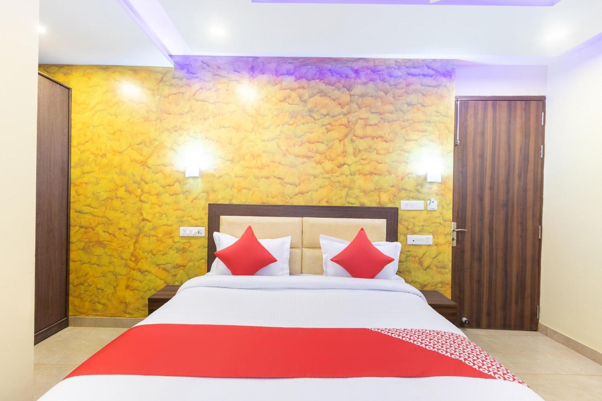 Super Oyo Hotel O Red Stone Inn New Delhi Ngoại thất bức ảnh